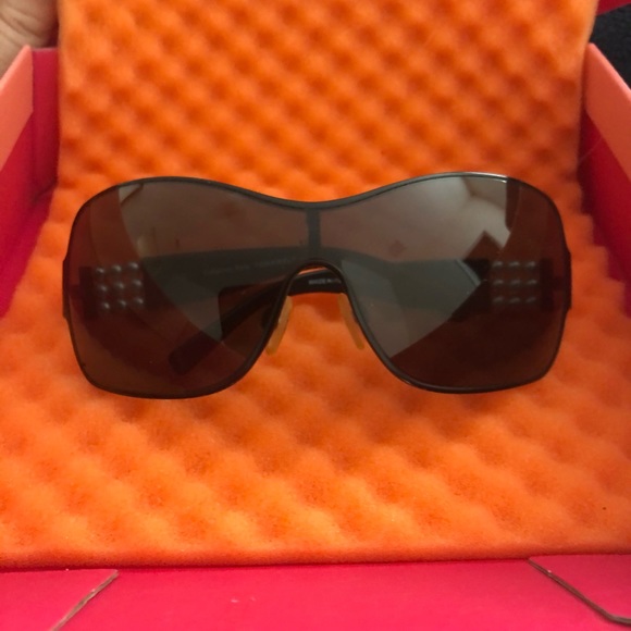 Chanel sunglasses - Picture 1 of 11